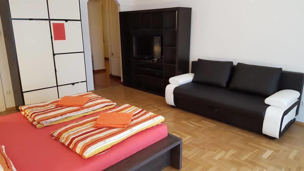 Boomerang Hostel Budapest Exterior photo